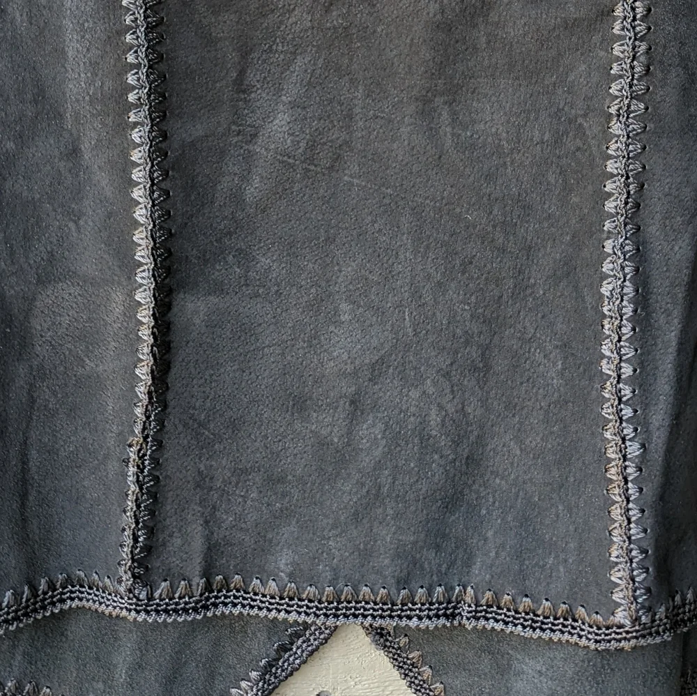 VTG 80s Black Suede Leather Crochet Patchwork Vest Size XL - Picture 5 of 6